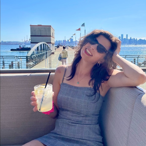 Meet your Posher, Sophie - Picture 1 of 1